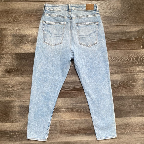 American Eagle Strigid Mom Jean Size 2 Short - Picture 4 of 9